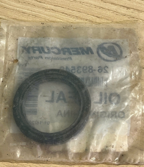 Phớt dầu Mercury 30–40HP mã 26-893549 – Giữ kín hoàn hảo, bảo vệ hộp số tối ưu