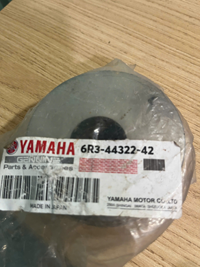 Chén bơm nước YAMAHA mã 6R3-44322-42 – Tối ưu làm mát, bảo vệ động cơ bền bỉ