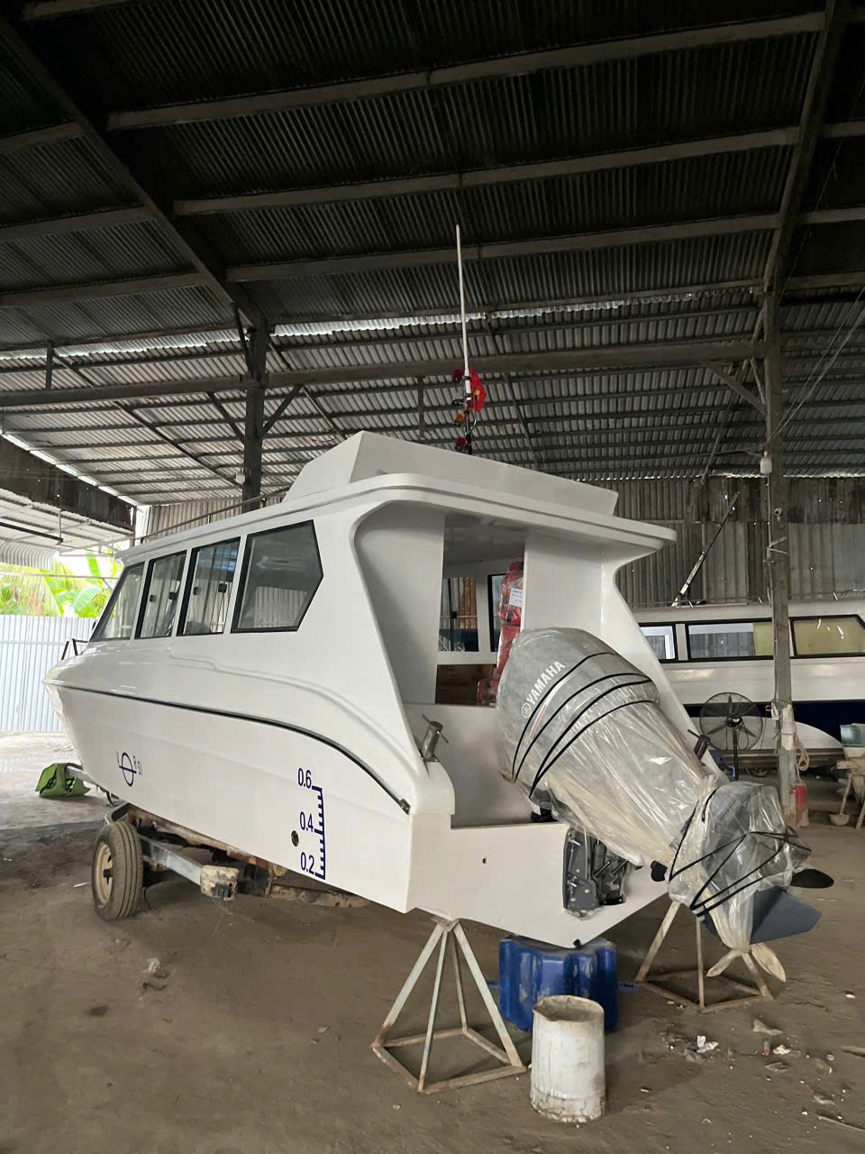 Quy trình sơn mới lại toàn bộ thân vỏ ca nô chuyên nghiệp